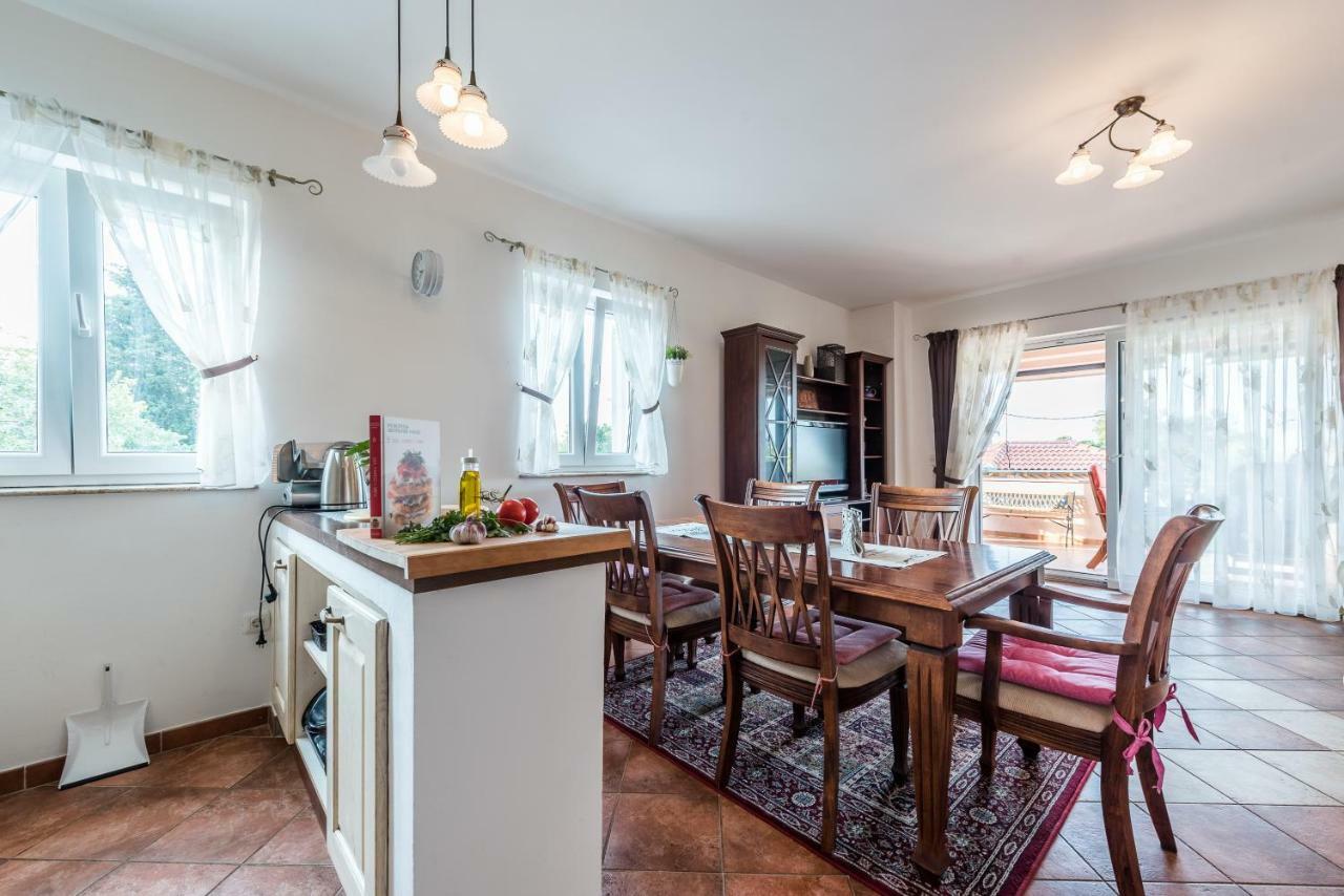 Apartments Jelavic Sutomiscica Εξωτερικό φωτογραφία